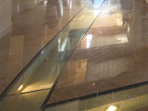 riseresidence glassflooring close