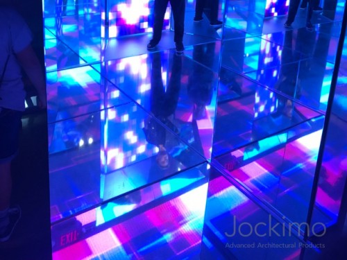 hollywoodwaxmuseum glassmirrorfloor